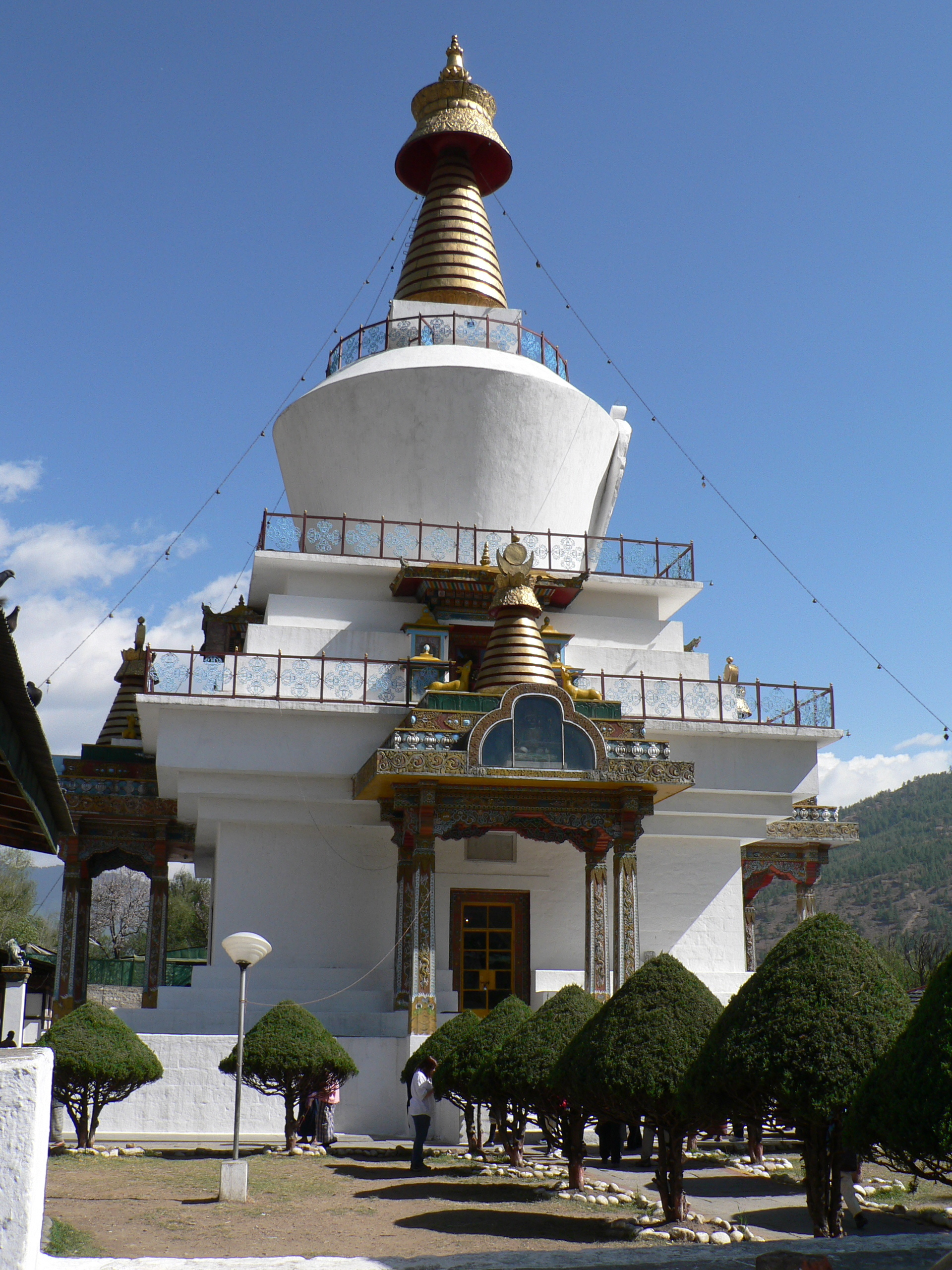 https://d3r8gwkgo0io6y.cloudfront.net/upload/National Memorial Chorten03.jpg